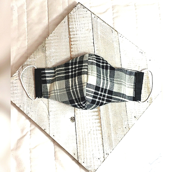 Black White Plaid Face Mask Reversible Triple Layer Filter - Picture 1 of 3
